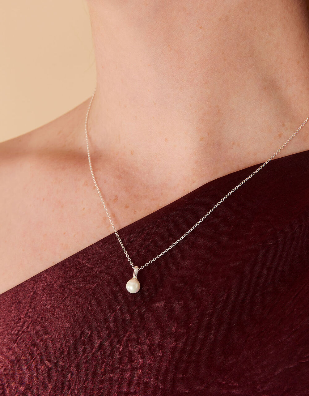 Accessorize pearl clearance necklace