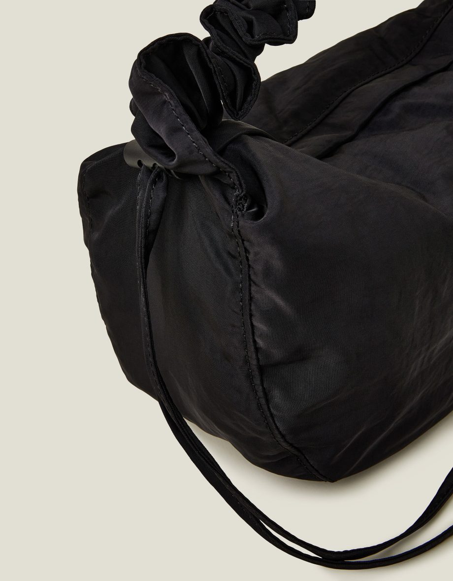 RUCHED STRAP SLING BAG BLACK