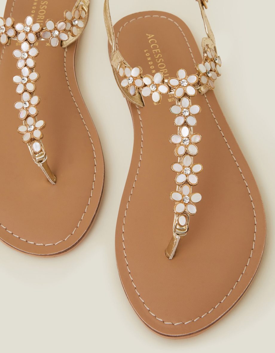 FLOWER EMBELLISHED SANDALS CREAM