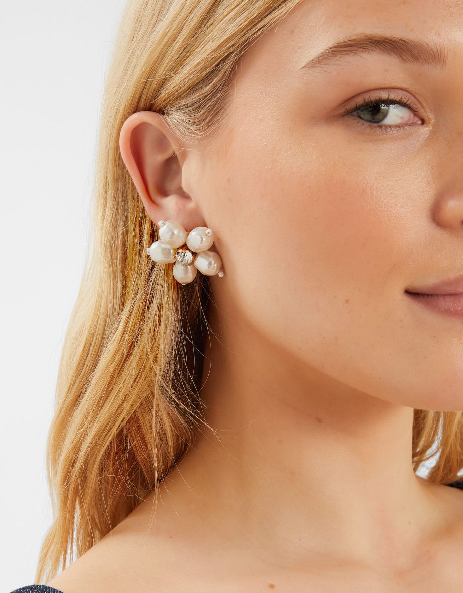 Pearl Flower Stud Earrings