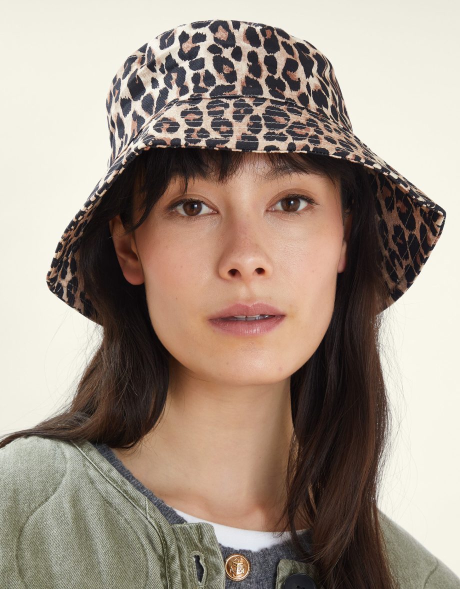 LEOPARD PRINT BUCKET HAT