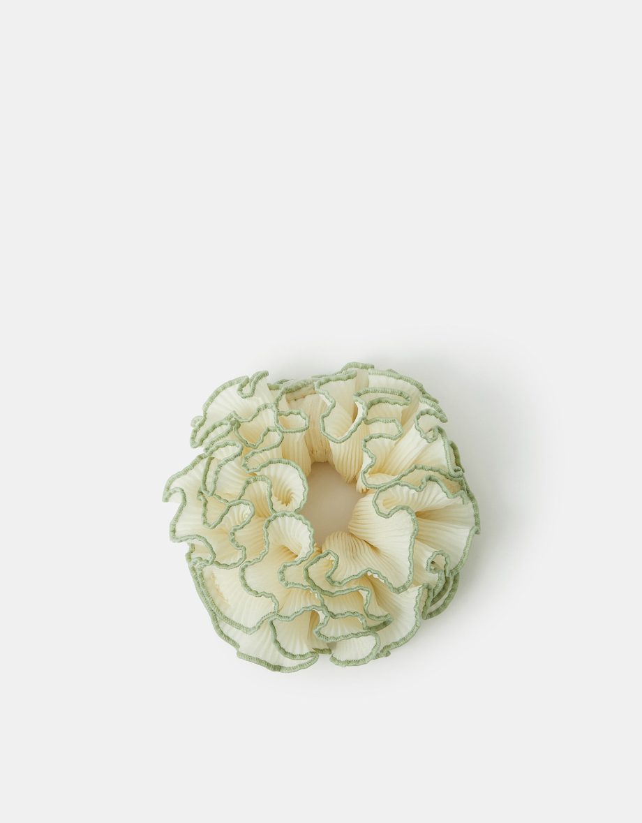 OVERSIZED FRILLY PLEATED HAIR SCRUNCHIE