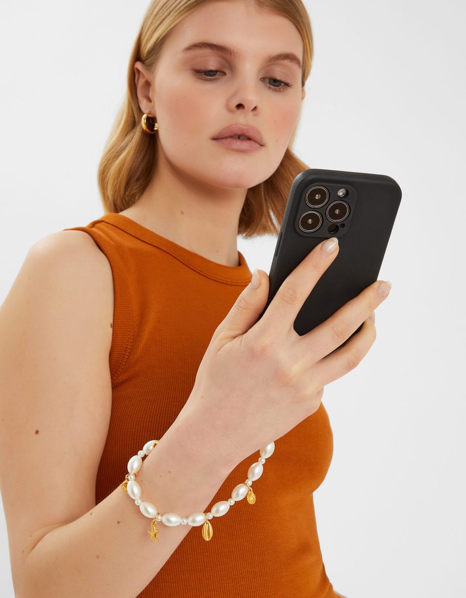 SHELL CHARM WRIST PHONE STRAP