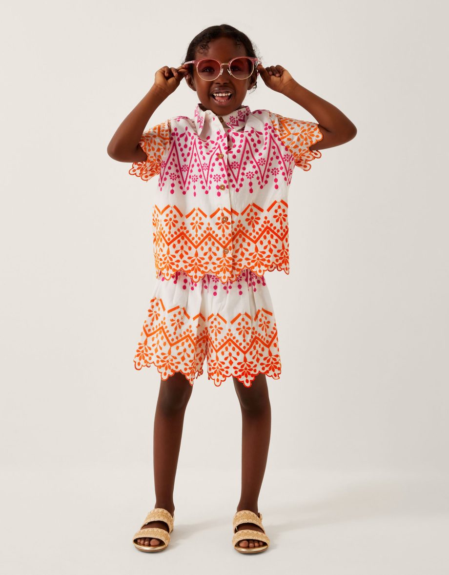 Embroidered short sleeve shirt white