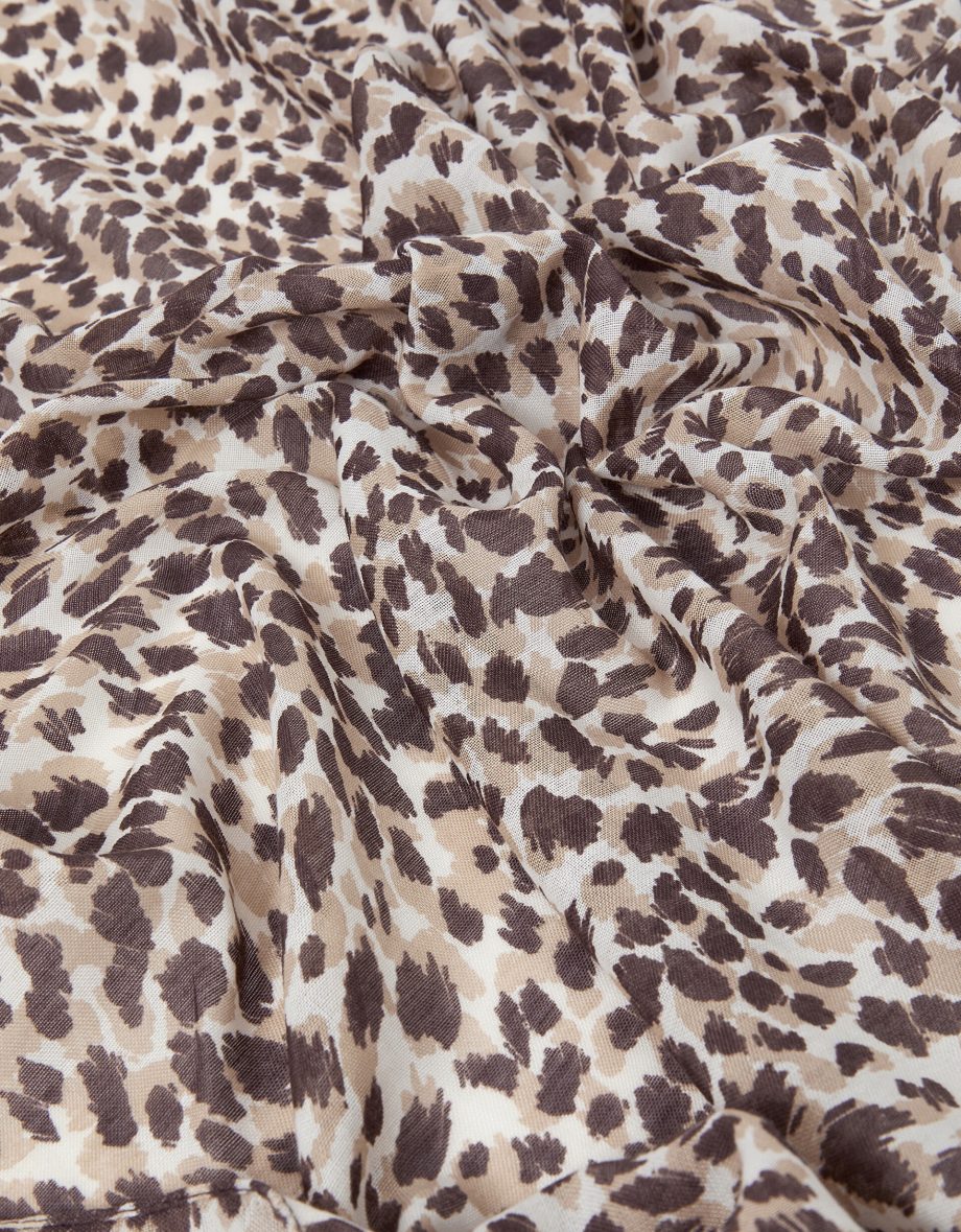 LIGHTWEIGHT CHEETAH PRINT SCARF