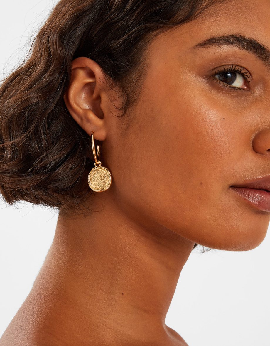 COIN HOOP DROP EARRINGS GOLD