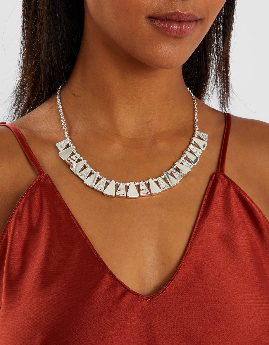 TRIANGLE MOLTEN STATEMENT NECKLACE SILVER