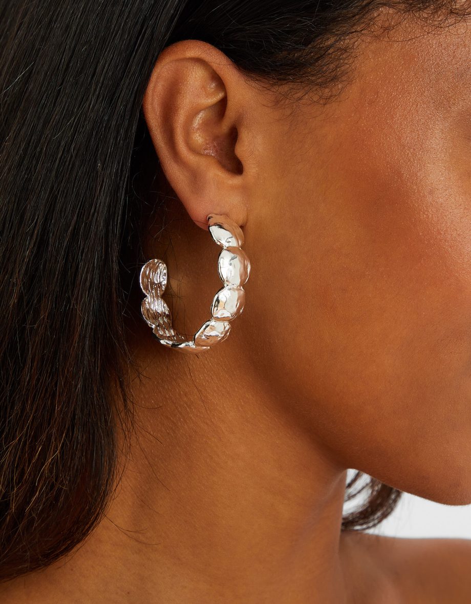 SCALLOP HOOP EARRINGS