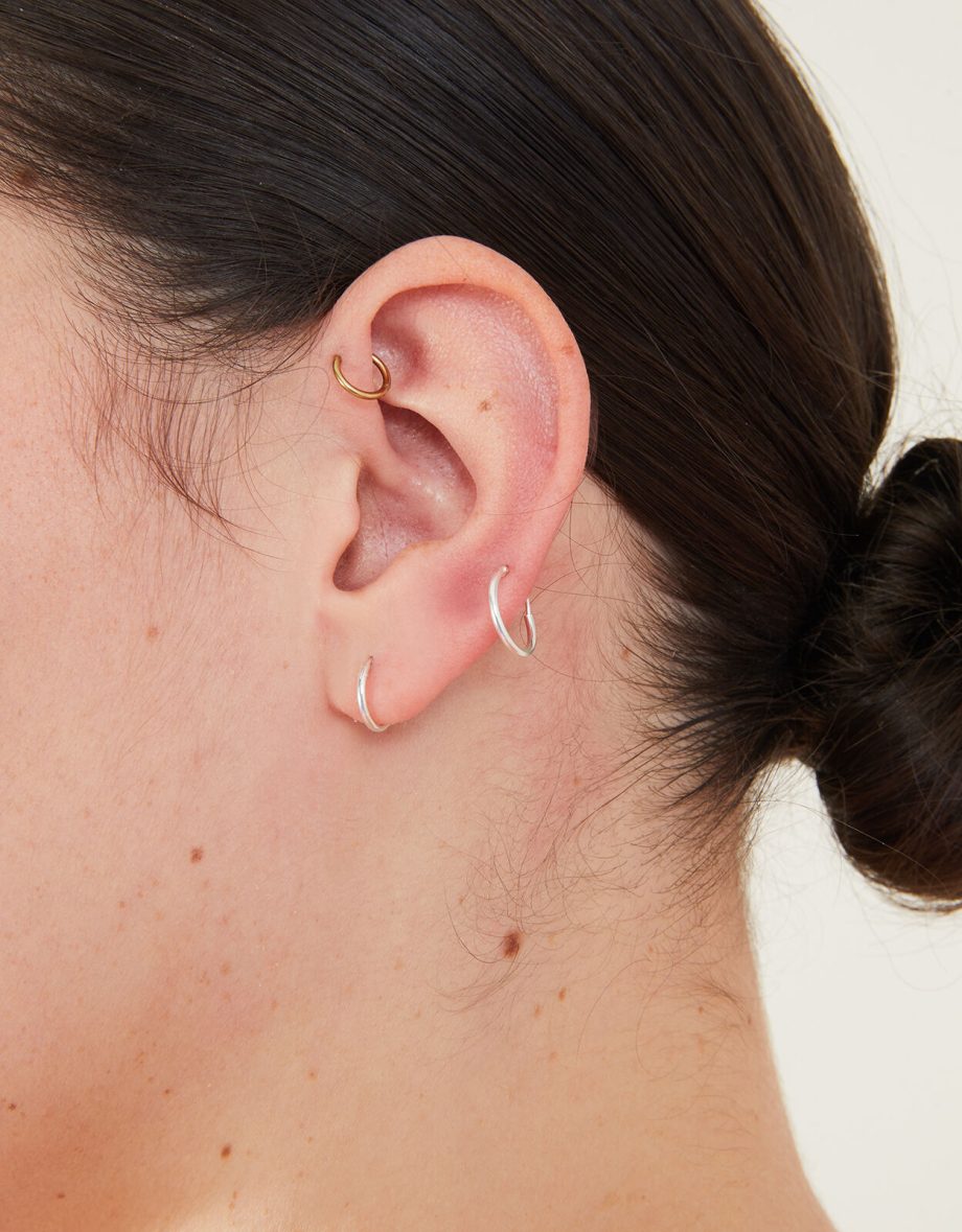 STERLING SILVER SINGLE MINI HOOP