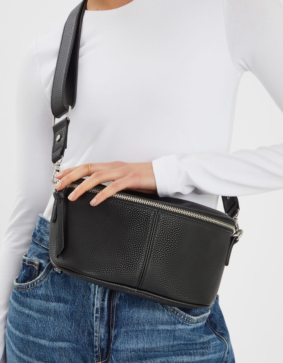 CROSSBODY SLING BAG BLACK