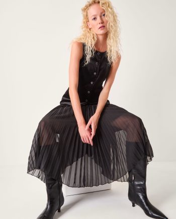 Vanessa sleeveless velvet pleated midi dress black