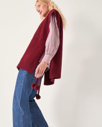 Coco Sleeveless Cable Knit Poncho Red