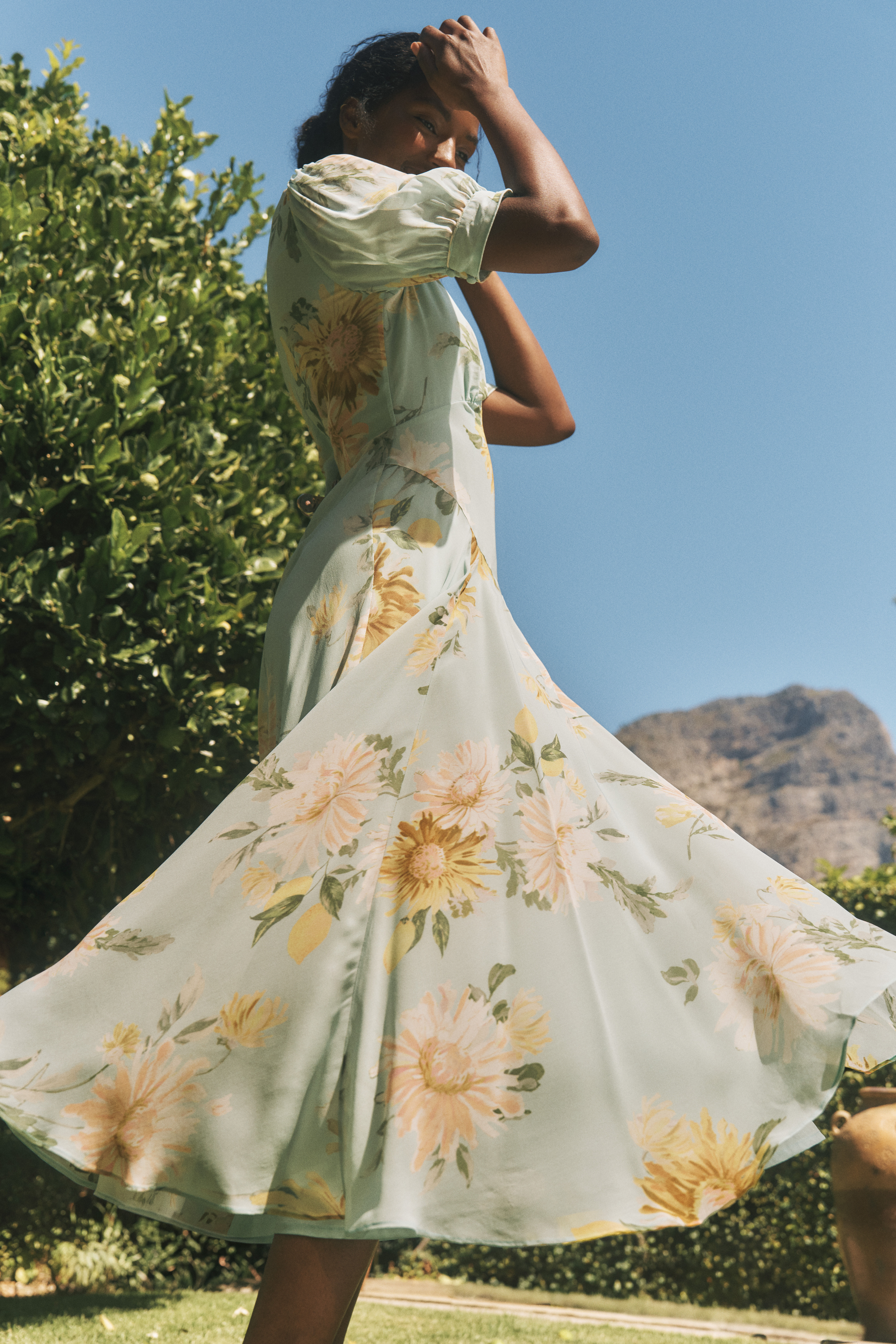 Carris Puff Sleeve Floral Midi Dress Green